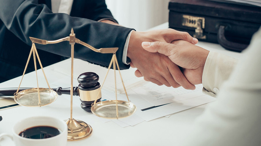 Foreign Lawyers and Firms Can Now Practice Law in India