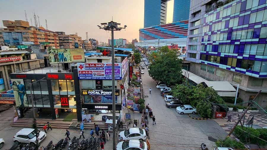 Uttar Pradesh Updates Shops & Establishments Law: Check Applicability, Working Hours, and Compliance