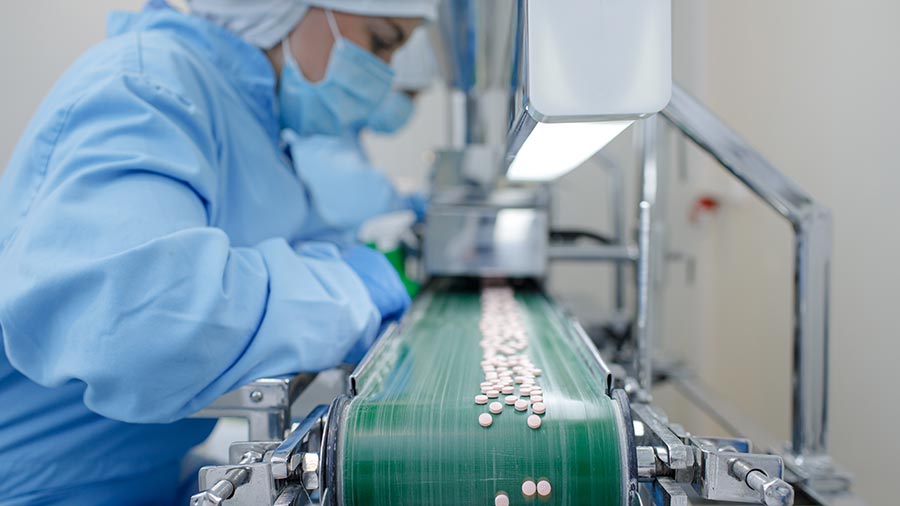 US Pharma Tariff 2026: Decoding the 100% Patented Drug Levy and the Generic Exemption