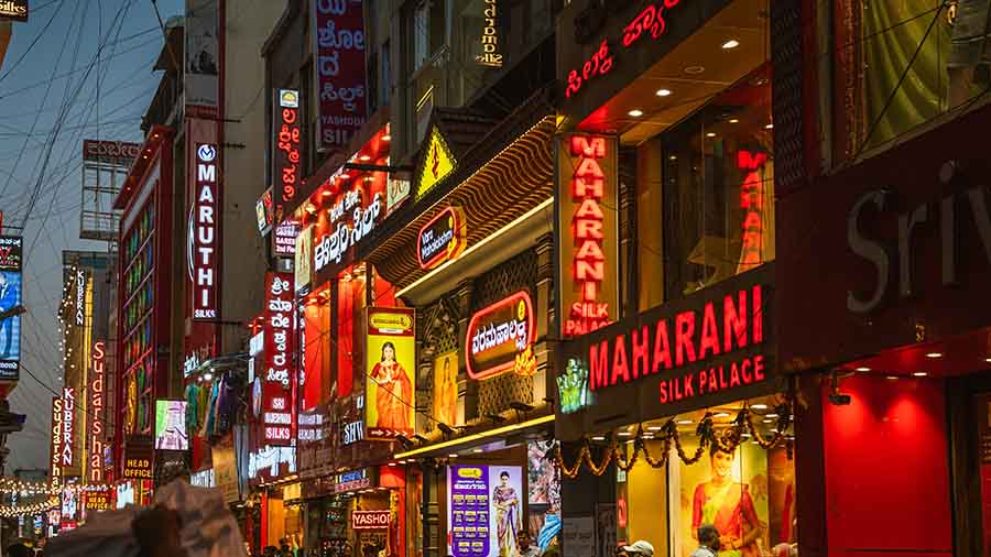 Setting Up Business in Karnataka? Shops & Establishments Compliance and 2026 Minimum Wage Rules